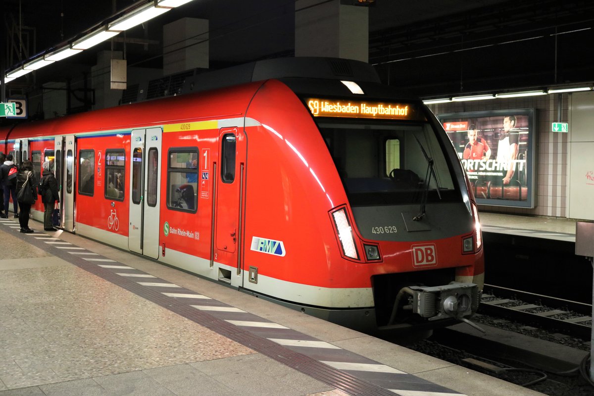 DB S-Bahn Rhein Main 430 629 als S9 am 27.01.18 in Frankfurt am Main Konstablerwache