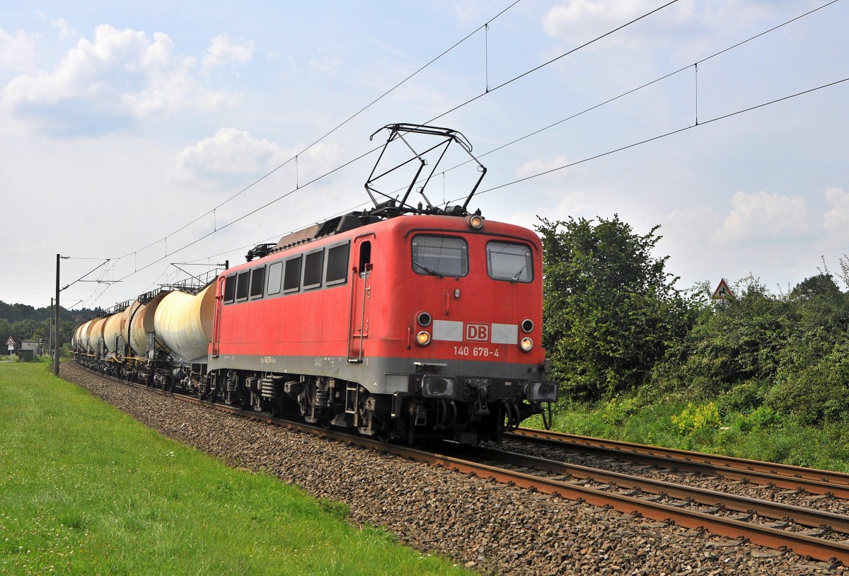 DB Schenker Rail 140 678 mit Kesselwagenzug in Richtung Osnabrück (Laggenbeck, 06.08.14).