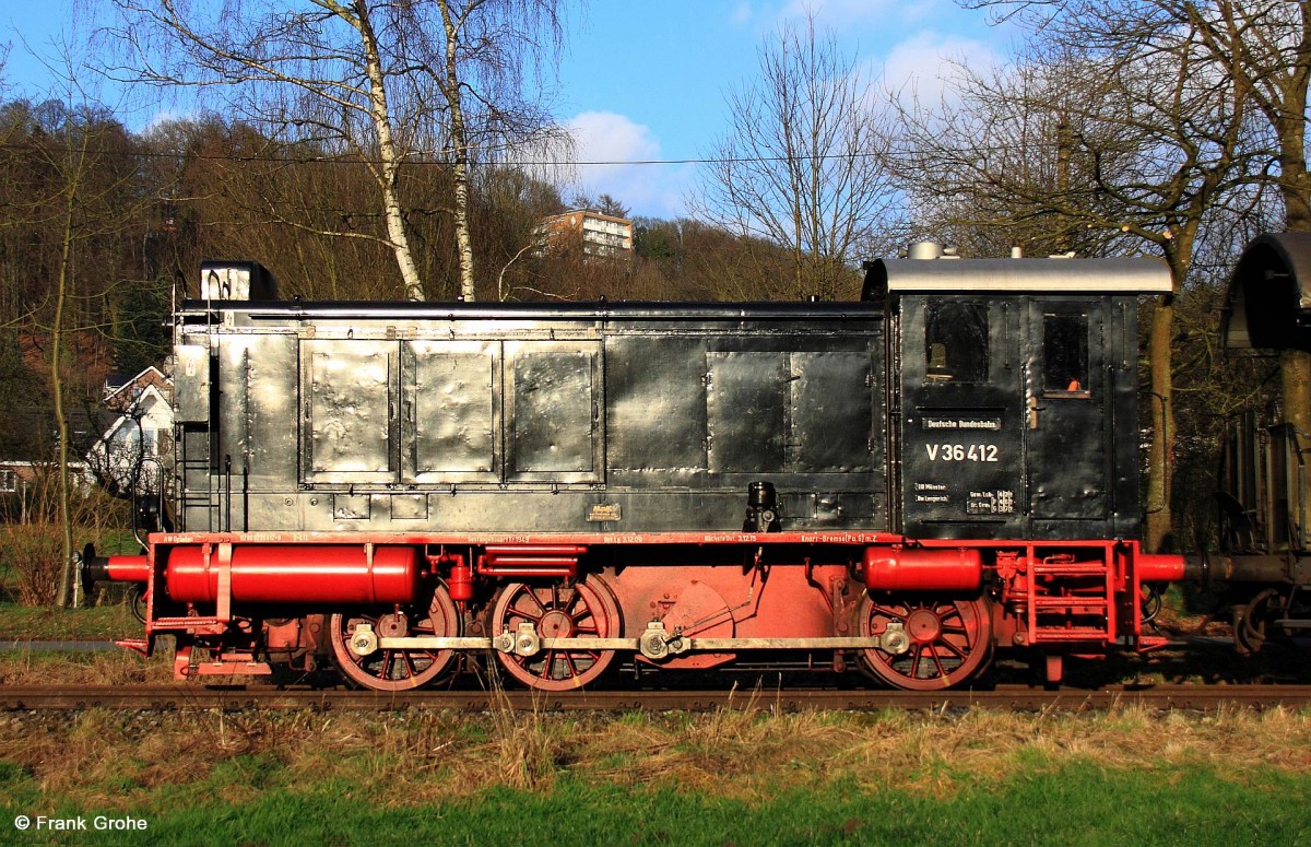 DB V 36 412 (Bj. 1950, MaK) Eisenbahn-Tradition e.V. vor Sonderzug „Kiepenkerl-Express“ Tecklenburg – Westerkappeln, ex KBS 222g Ibbenbüren – Hövelhof, fotografiert in Tecklenburg am 17.01.2015