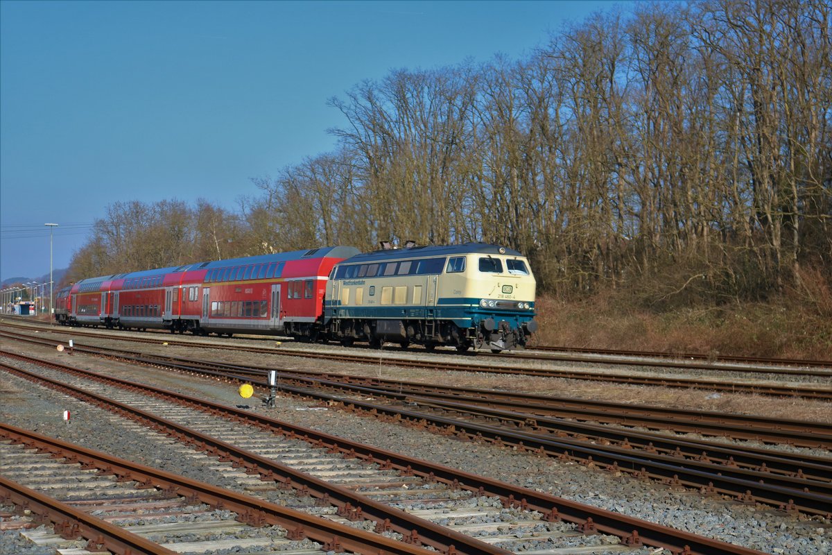 DB Westfrankenbahn 218 460-4 Conny in Obernburg-Elsenfeld am 23.02.18 Das Foto wurde von einen Gehweg aus gemacht