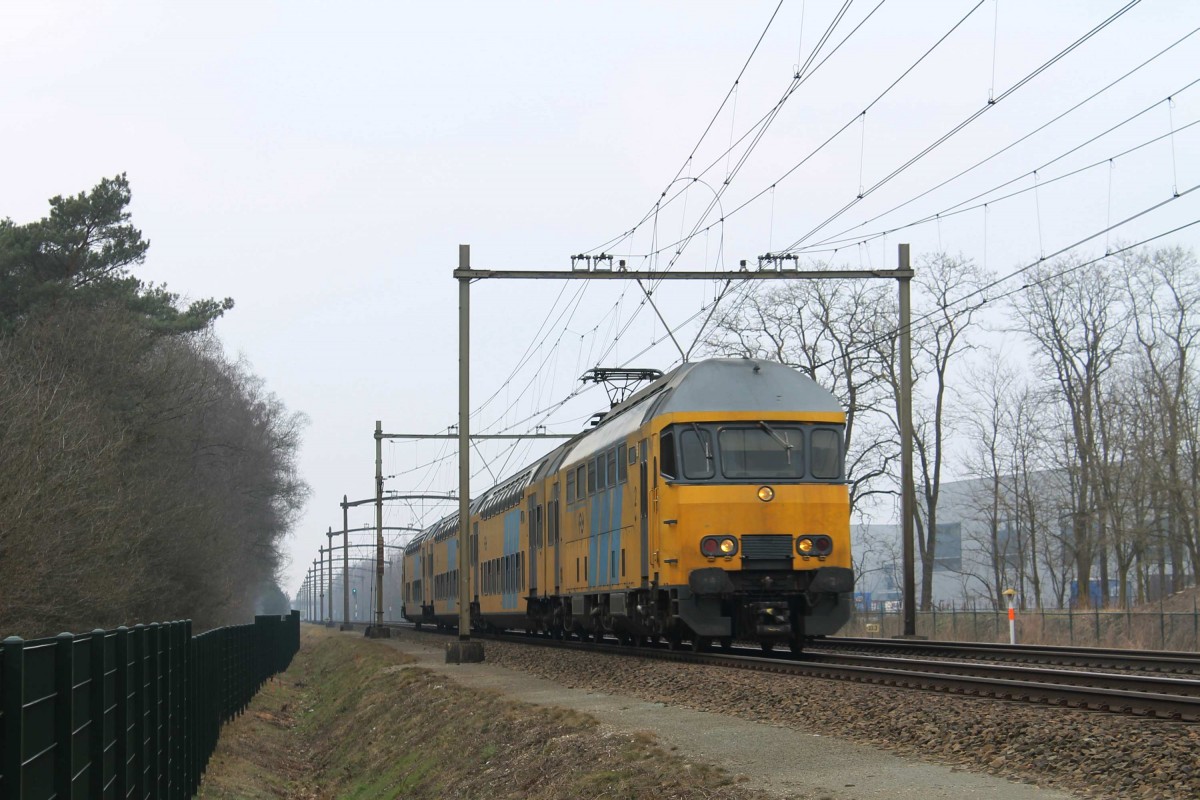 Dieseltriebzüge im Amsterdamer Abstellbahnhof Bahnbilder.de