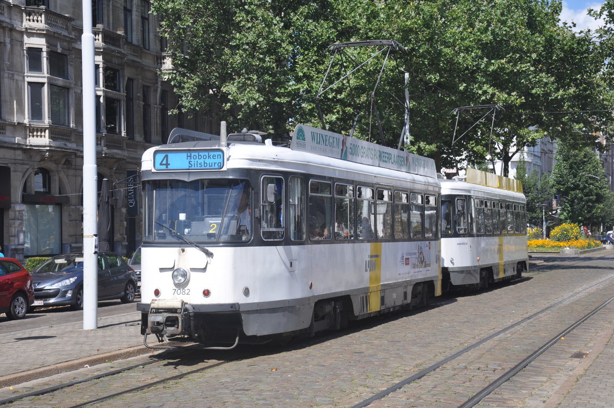 De Lijn Antwerpen PCC 7082 aufgenommen 31.07.2016 am Leopold de Waelplaats