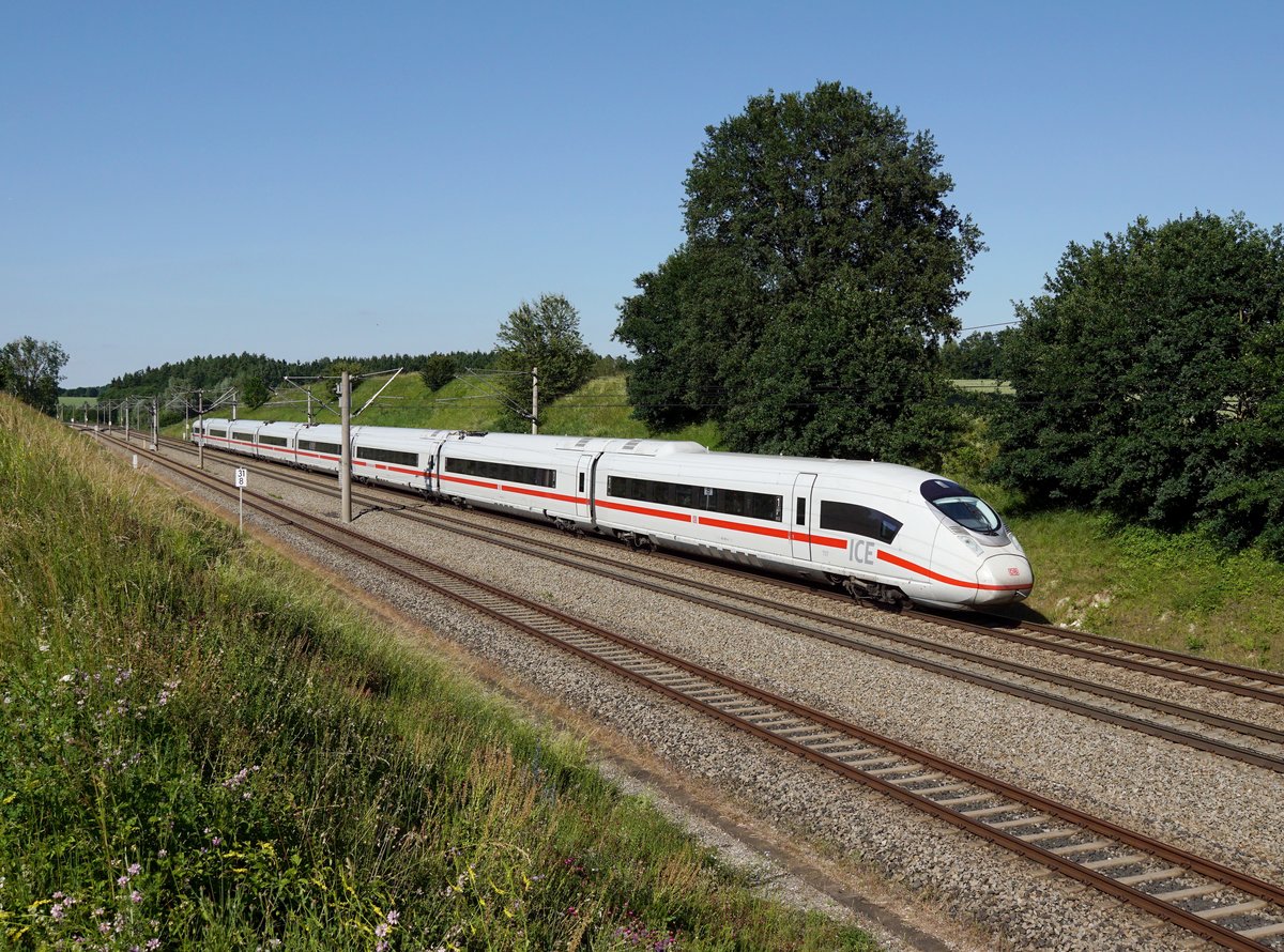 Der 407 007 als ICE am 18.06.2017 unterwegs bei Ramelsbach.