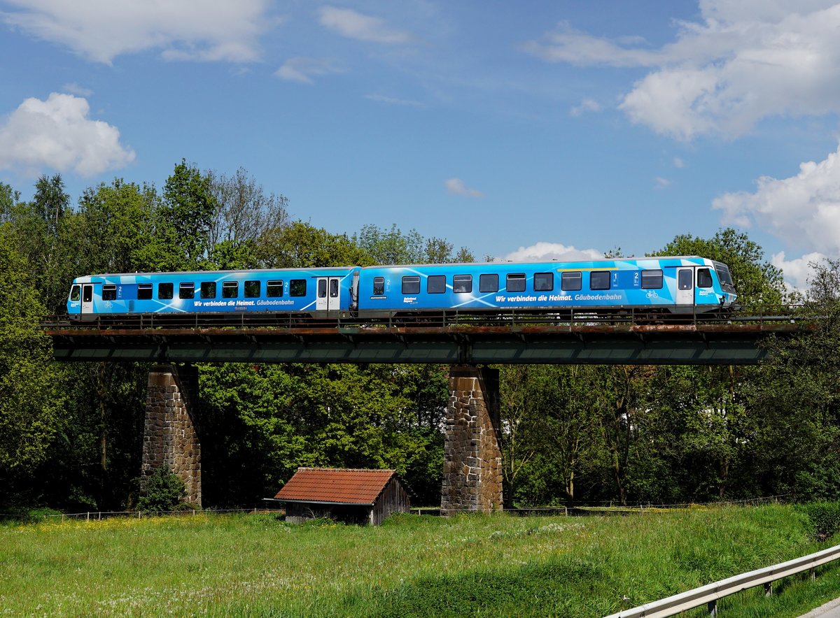 Der 628 424 als RB nach Passau am 14.05.2017 unterwegs bei Fürstenzell.