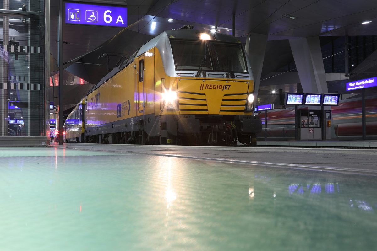 Der Abend des 3.Februar 2018 am Wiener Hauptbahnhof. 
193.214 ist soeben mit RGJ1035 aus Prag angekommen. 
