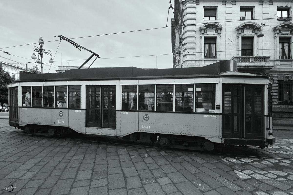 Der ATM Ventotto-Straßenbahnwagen 1841 in Mailand. (Juni 2014)