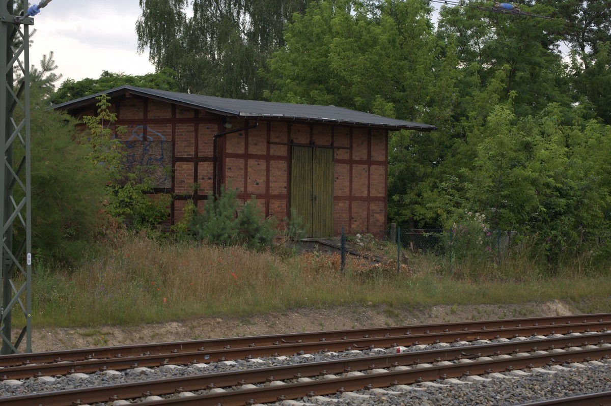 Der aufgelassene Güterschuppen in Nassenheide. 05.07.2014 07:10 Uhr.