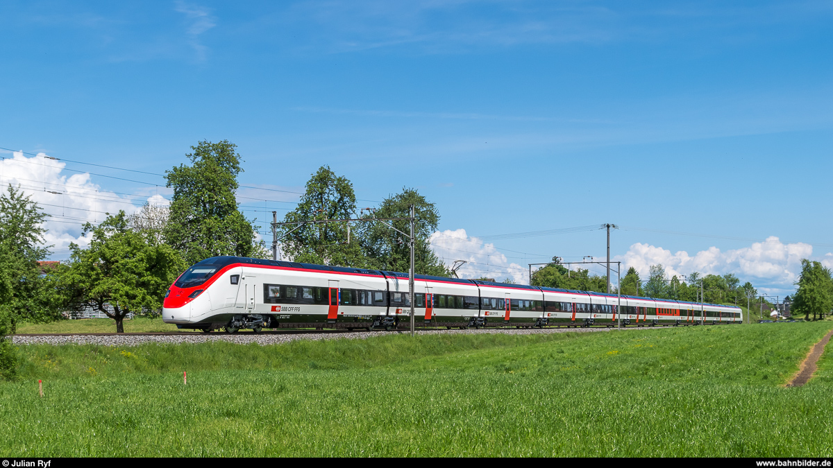 Der erste Giruno! RABe 501 001 am 15. Mai 2017 auf Testfahrt zwischen Amriswil und Oberaach.