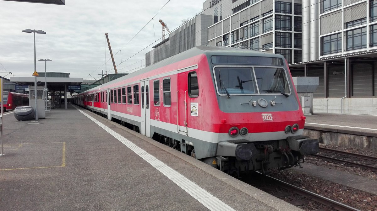 Der ex.Frankfurter 50 80 80-34 116-9 Bnrbdzf 480.1 ist nun in Stuttgart beheimatet. Er besitzt eine relativ neue Hauptuntersuchung, IS930 FF 04.02.2015 und fährt aktuell als RB  auf der Frankenbahn.
