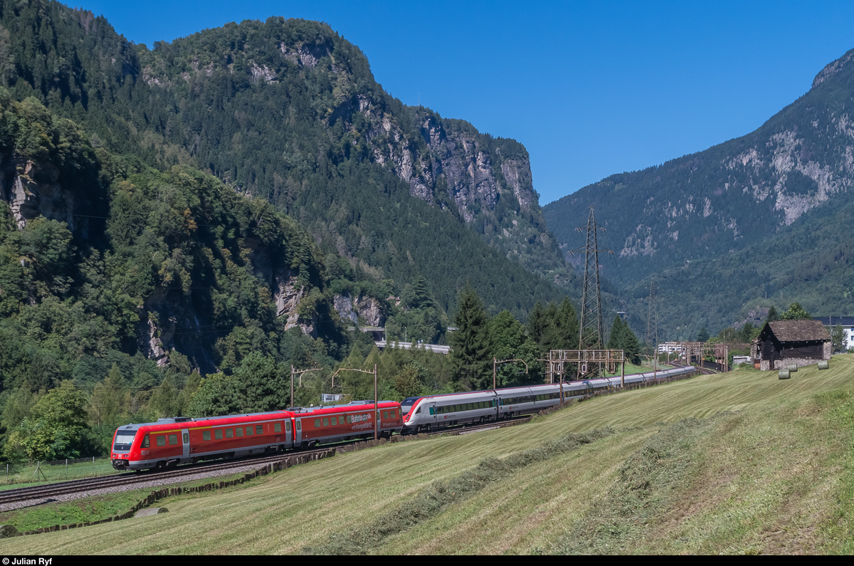 Der ICN RABDe 500 038 fährt am 23. August 2016 mit dem DB NeiTech-Messzug bei Faido die Gotthard-Südrampe hinauf. Der ICN dient dabei als fahrendes Zugsicherungsgerät, da der VT 612 über keine Schweizer Zugsicherung verfügt.