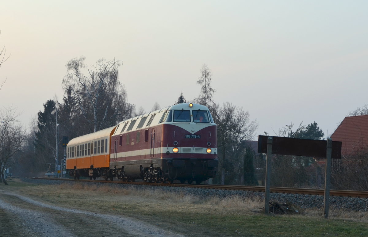 Der Lückenfüller auf letzter Fahrt auf der Pfefferminzbahn ,EBS - Erfurter Bahnservice Gesellschaft mbH 118 719-4 (228 719-1) in Guthmannshausen 02.03.2018