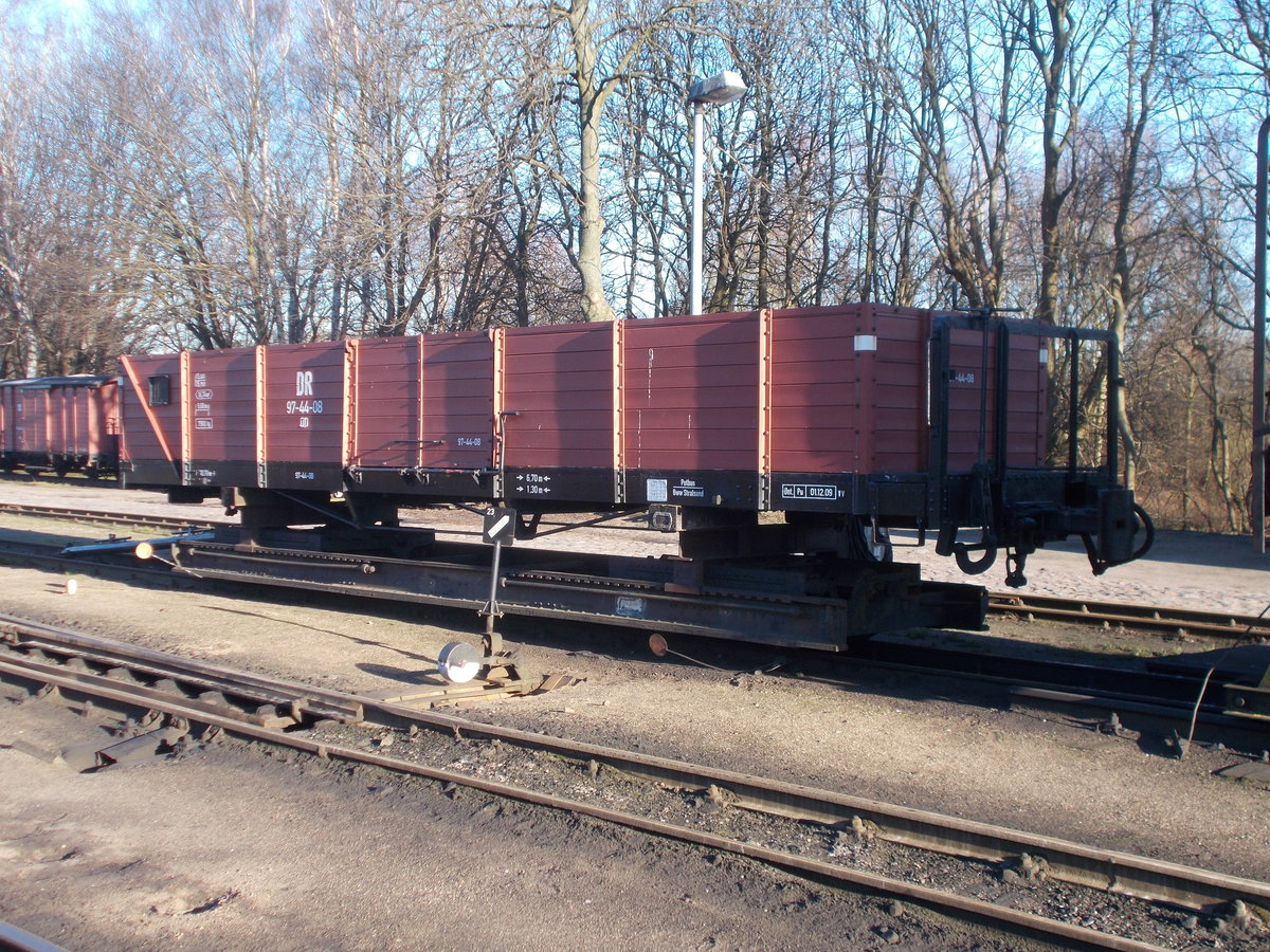 Der OOw 97-44-08,auf einem Rollwagen,am 07.Januar 2018,in Putbus