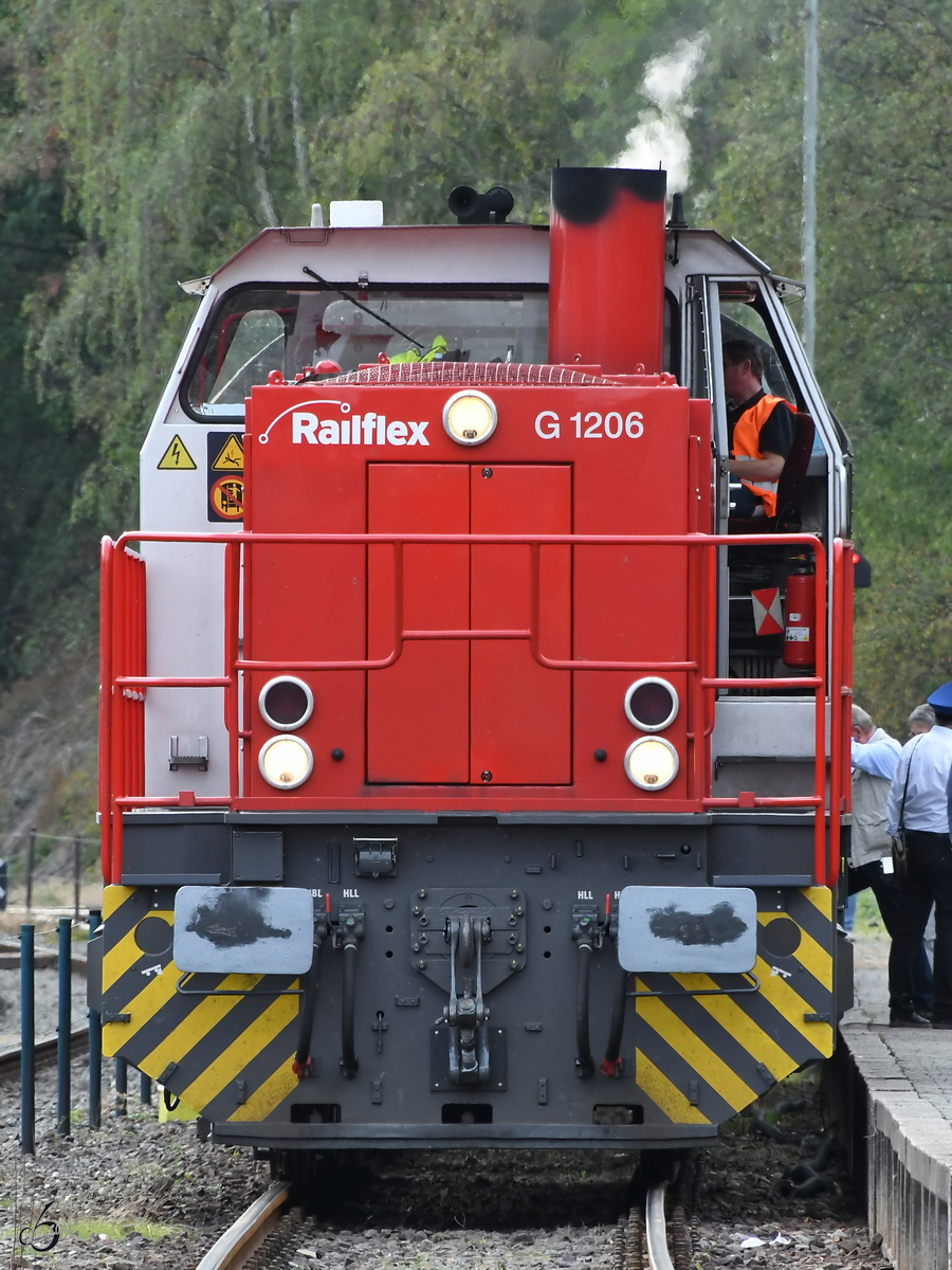 Der Ruhrpott-Sprinter wartet Mitte September 2018 am Bahnsteig des Eisenbahnmuseums Bochum auf den nächsten Einsatz.