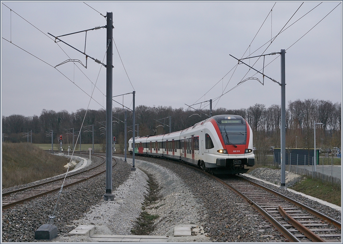 Der SBB RABe 522 210 erreicht als RE 18168 sein Ziel Meroux (TGV).
15. Dez. 2018