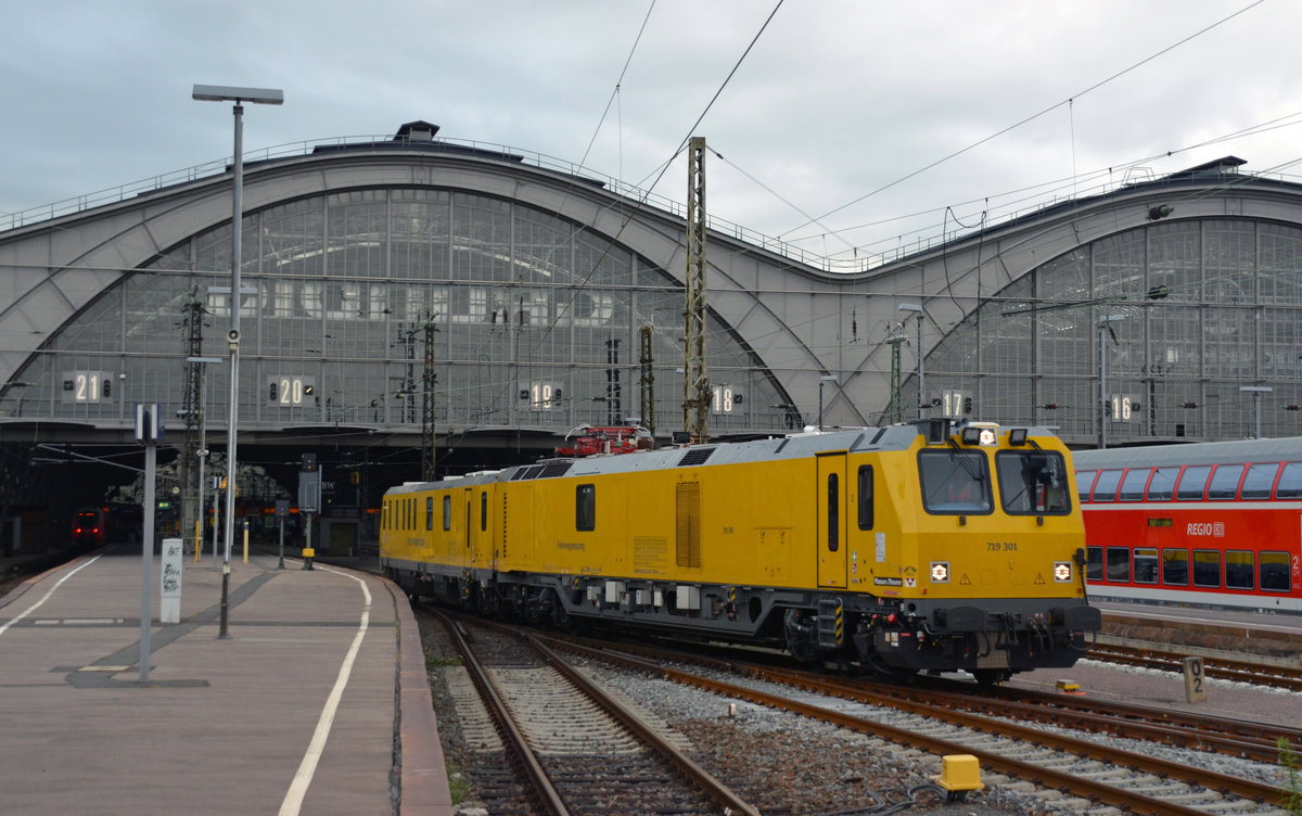 Der Schienenprüfzug 719 301 rangierte am 21.06.16 vor den Leipziger Hbf um von dort aus auf die Strecke Richtung Delitzsch ausfahren zu können.