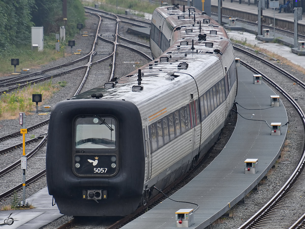 Der Triebzug MFA 5057 war Anfang Juni 2018 auf dem Bahnhof Aalborg abgestellt.