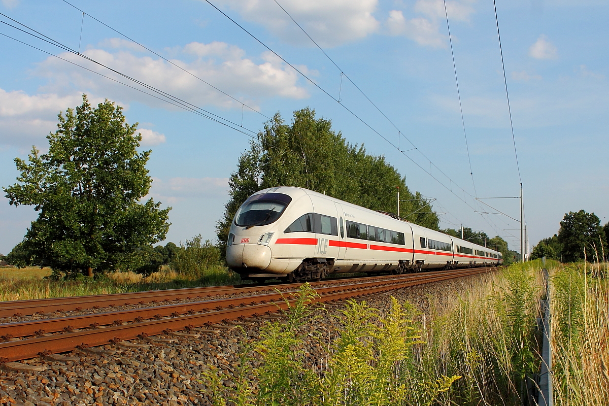 Der Tz 1166 „Bingen am Rhein“ als ICE 1728 von München Hbf nach Rostock Hbf am 20.07.2018 in Nassenheide.