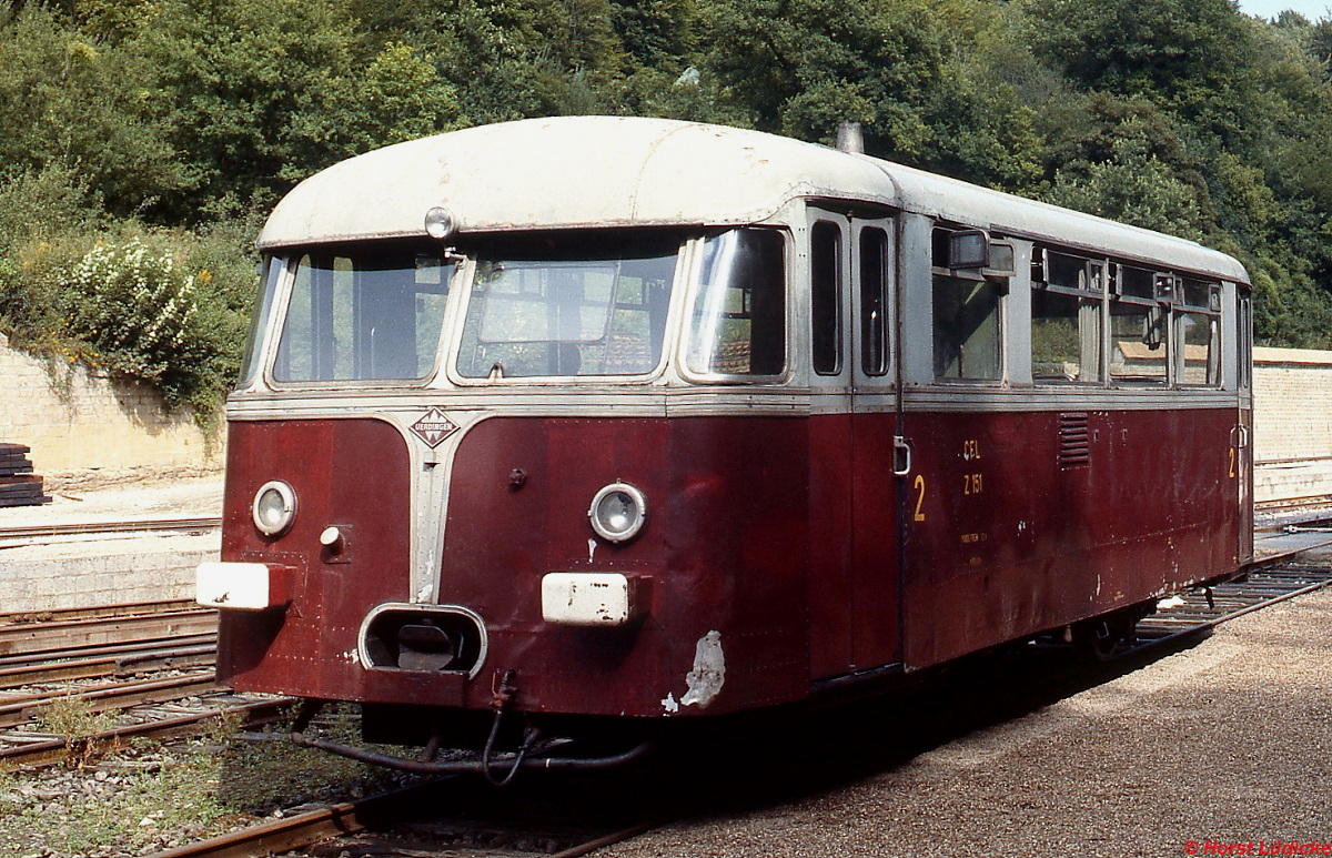 Der Uerdinger VT 95-Prototyp Z 151 (ex CFL) im Bahnhof Fond-de-Gras der gleichnamigen Museumsbahn (Juli 1988). Der Triebwagen gehört zu einer 1951 an die CFL gelieferten Serie von 10 Fahrzeugen.