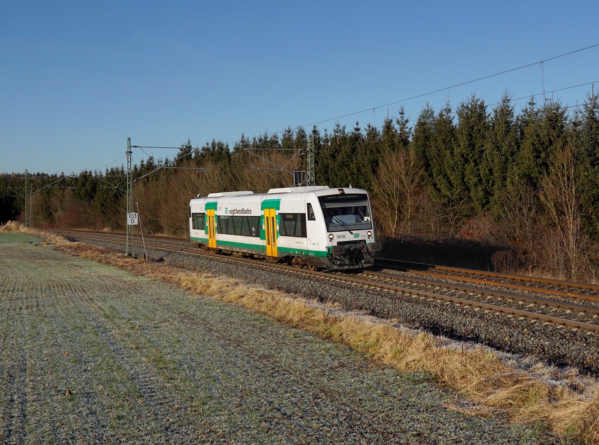 Der VT 62 am 30.12.2016 unterwegs bei Herlasgrün.