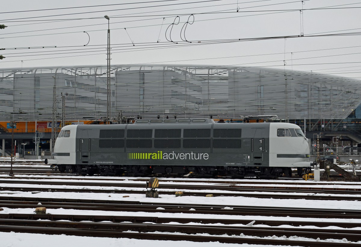 Die 103 222 ist zwei Tage nach ihrer Abnahme am 5.2.2015 im Bahnhof München abgestellt.