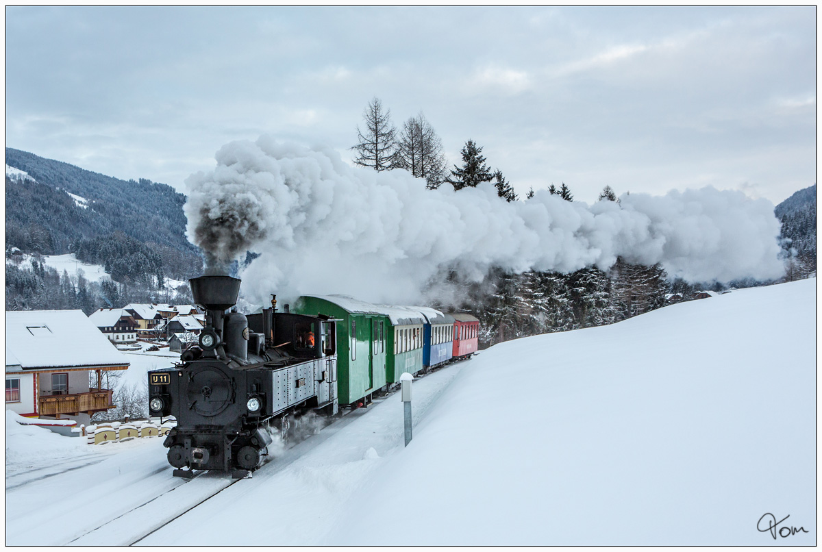 Die 124 Jahre alte Dampflok, U11  Mauterndorf  fährt auf der Murtalbahn von Murau nach Stadl an der Mur.
Gebaut wurde diese wunderschöne Nassdampf-Tender Schmalspurdampflokomotive von Krauss & Co. in Linz.
Kaindorf 7.2.2018