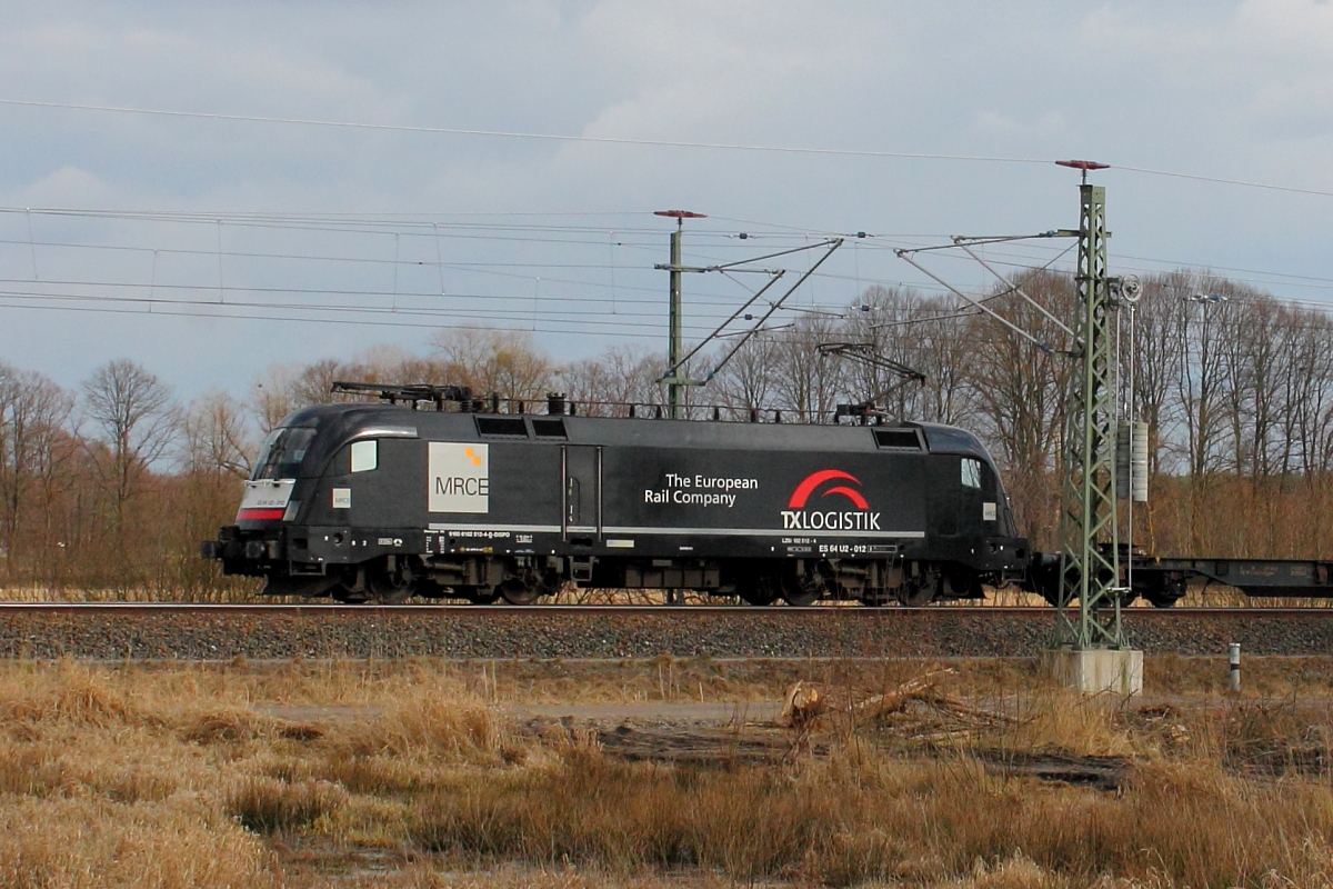 Die 182 512-4 der MRCE im Dienste der TXLogistik am 27.03.2018 in Nassenheide.