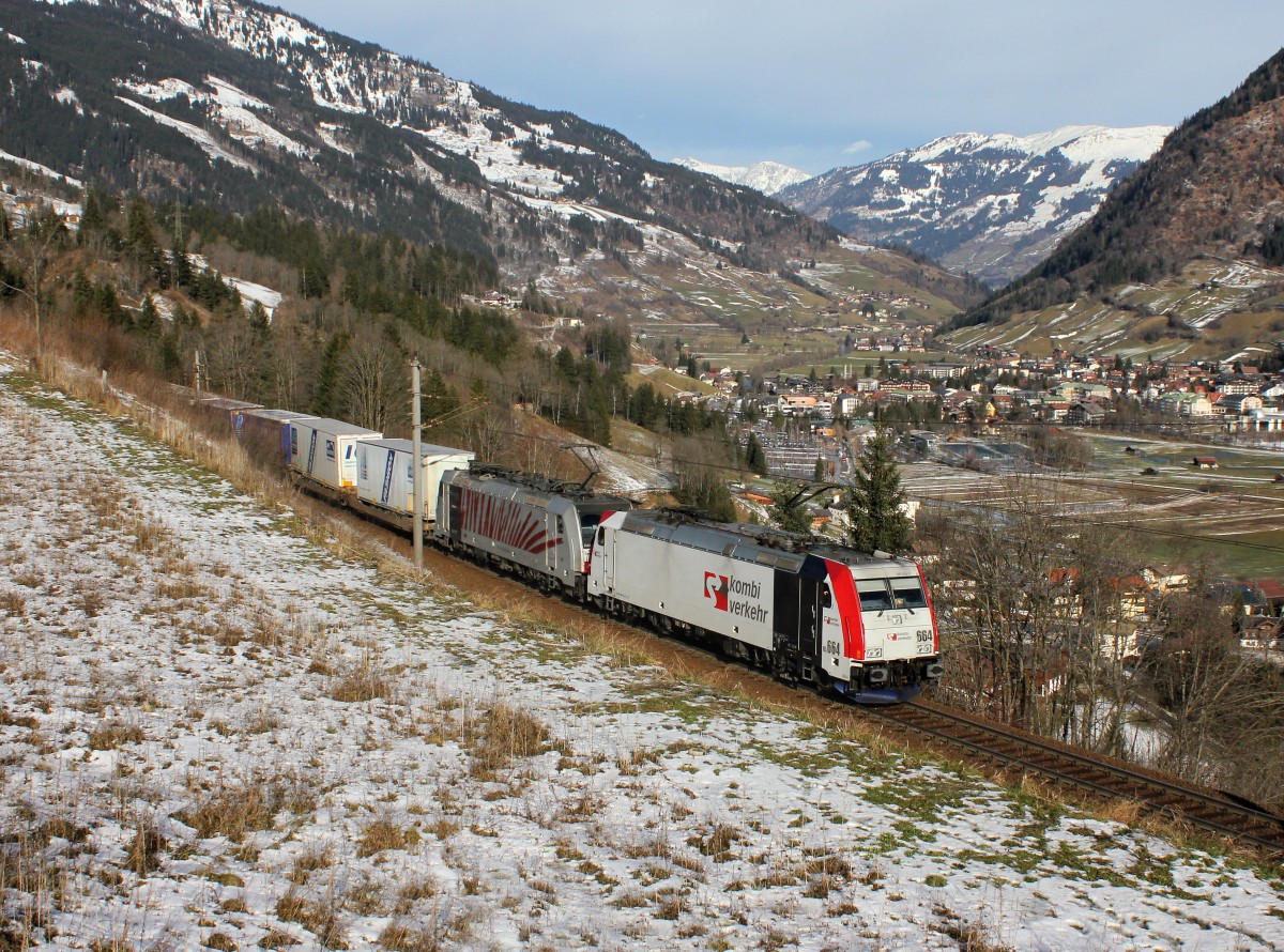 Die 185 664 und die 186 284 mit einem KLV-Zug am 10.01.2015 unterwegs bei Angertal.