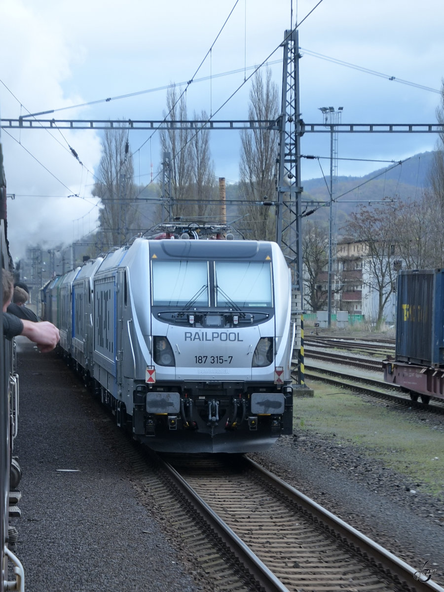 Die 187 315-7 von Railpool habe ich im April 2017 in Děčín entdeckt.