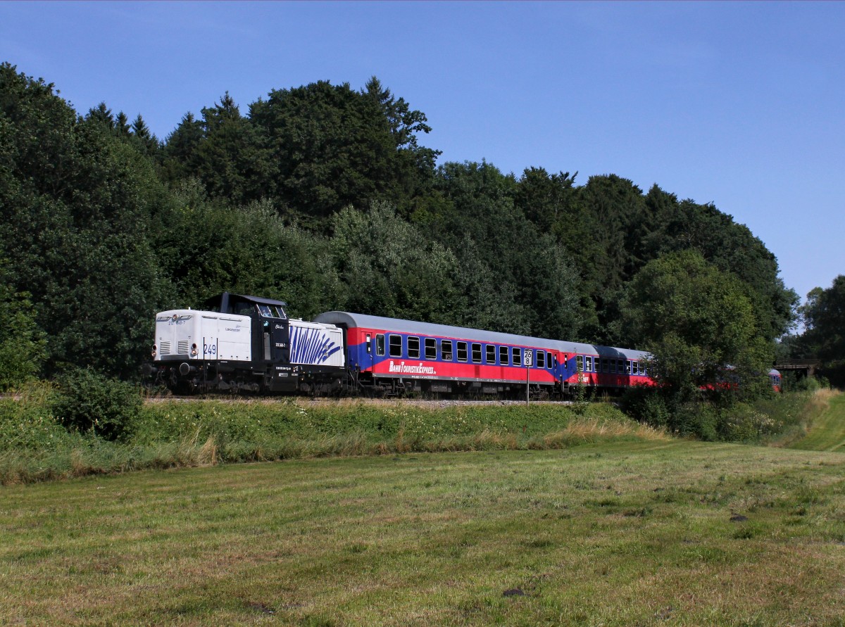 Die 212 249 mit einem Sonderzug nach Augsburg am 19.07.2014 unterwegs bei Neugreifenberg.