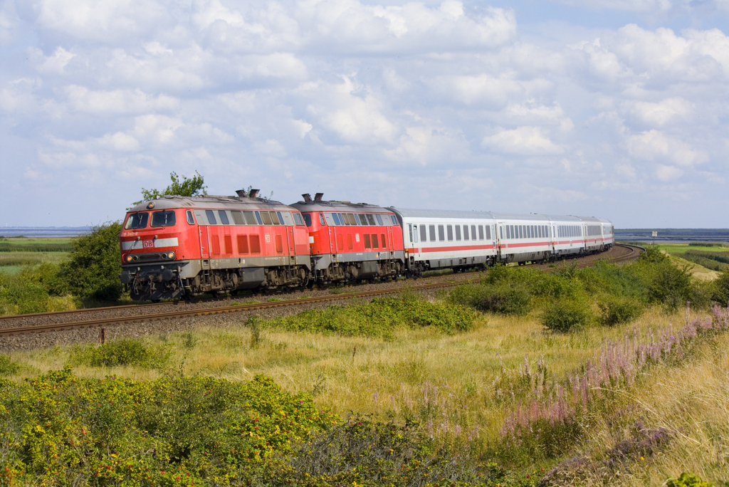 Die 218 340 am 27.08.2013 am Ende des Hindenburgdammes auf Sylt.