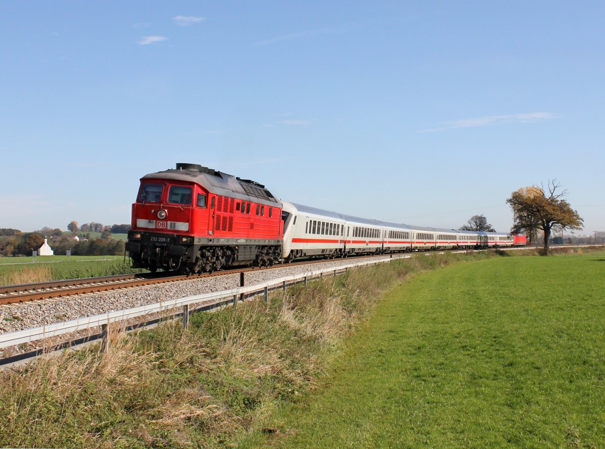 Die 232 209 mit einem EC am 26.10.2013 unterwegs bei Weidenbach.