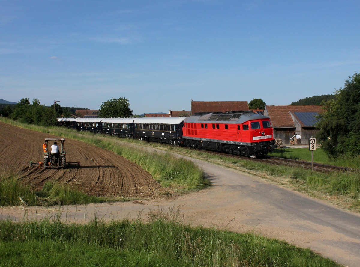 Die 232 259 mit dem Orientexpress  am 07.06.2014 unterwegs bei Kothmaißling.