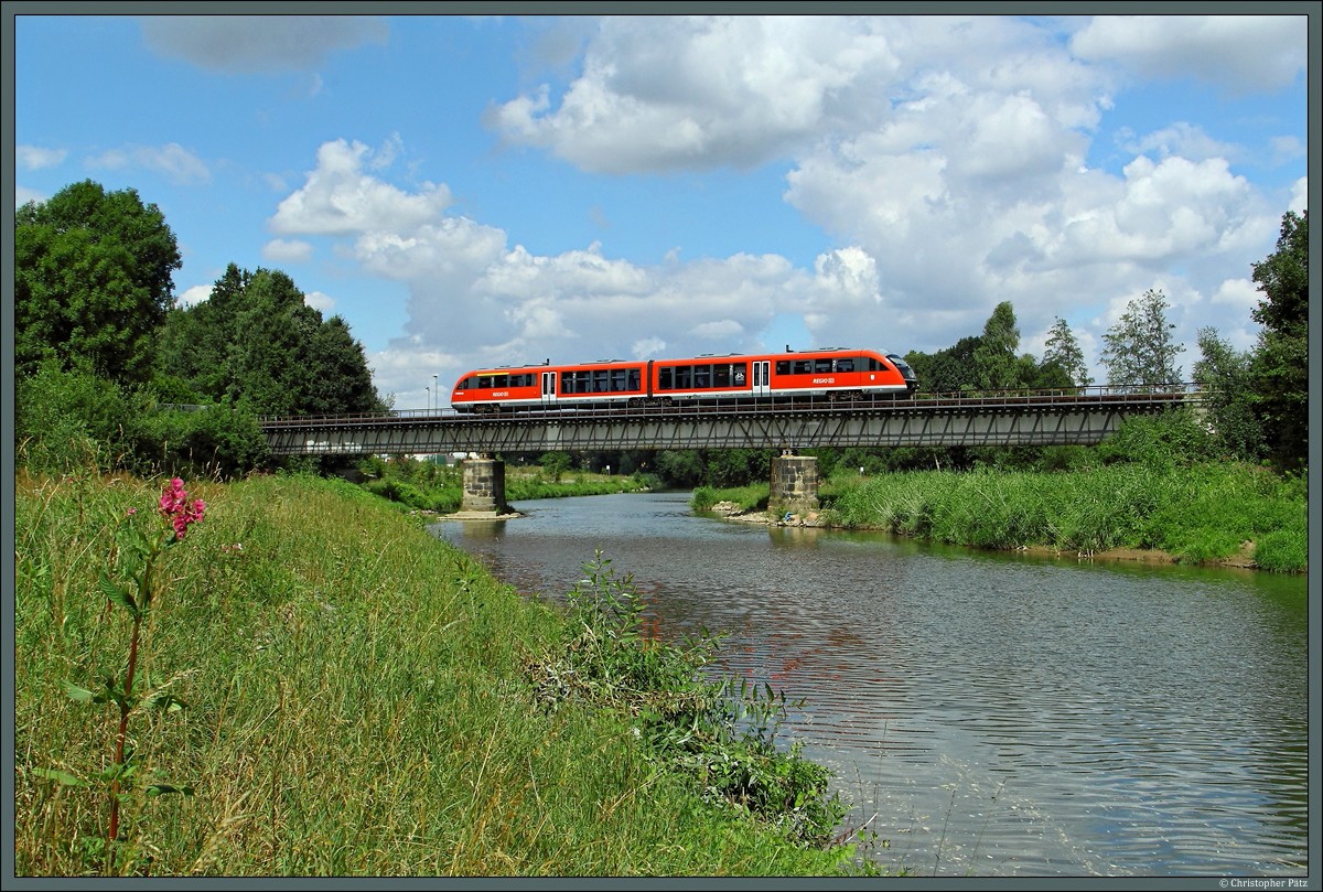 Die Bahnstrecke Borsdorf - Meißen überquert in ihrem Verlauf mehrmals die Mulde. Am 14.08.2013 befährt ein Desiro als RB 26373 Meißen-Triebischtal - Leipzig Hbf die Brücke über die Freiberger Mulde bei Döbeln. Wie lange auf dem Abschnitt Döbeln - Meißen noch Züge rollen ist ungewiss.