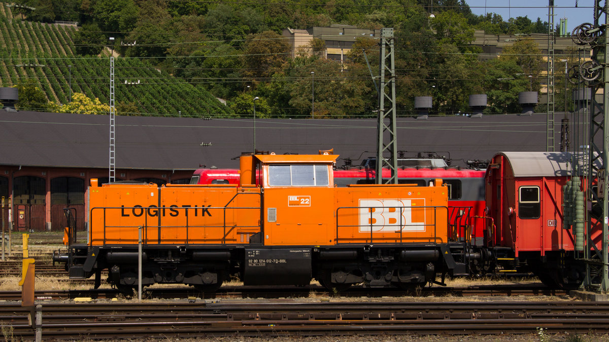 Die BBL 214 012-7 stand am 31. Juli 2018 abgestellt im Bahnhof Würzburg. 