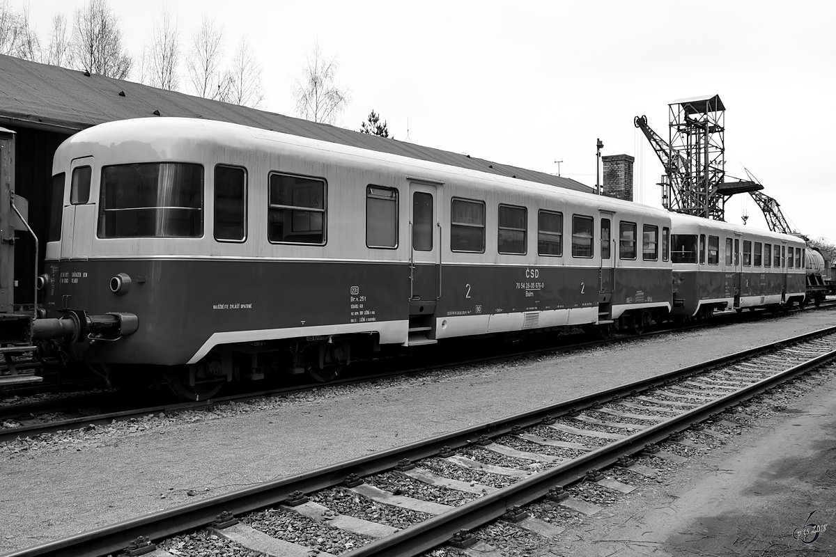 Die Beiwagen 70 54 28-05 676-0 Balm & BFalm 5-9997 zum M 240 Anfang April 2018 im Eisenbahnmuseum Lužná u Rakovníka.