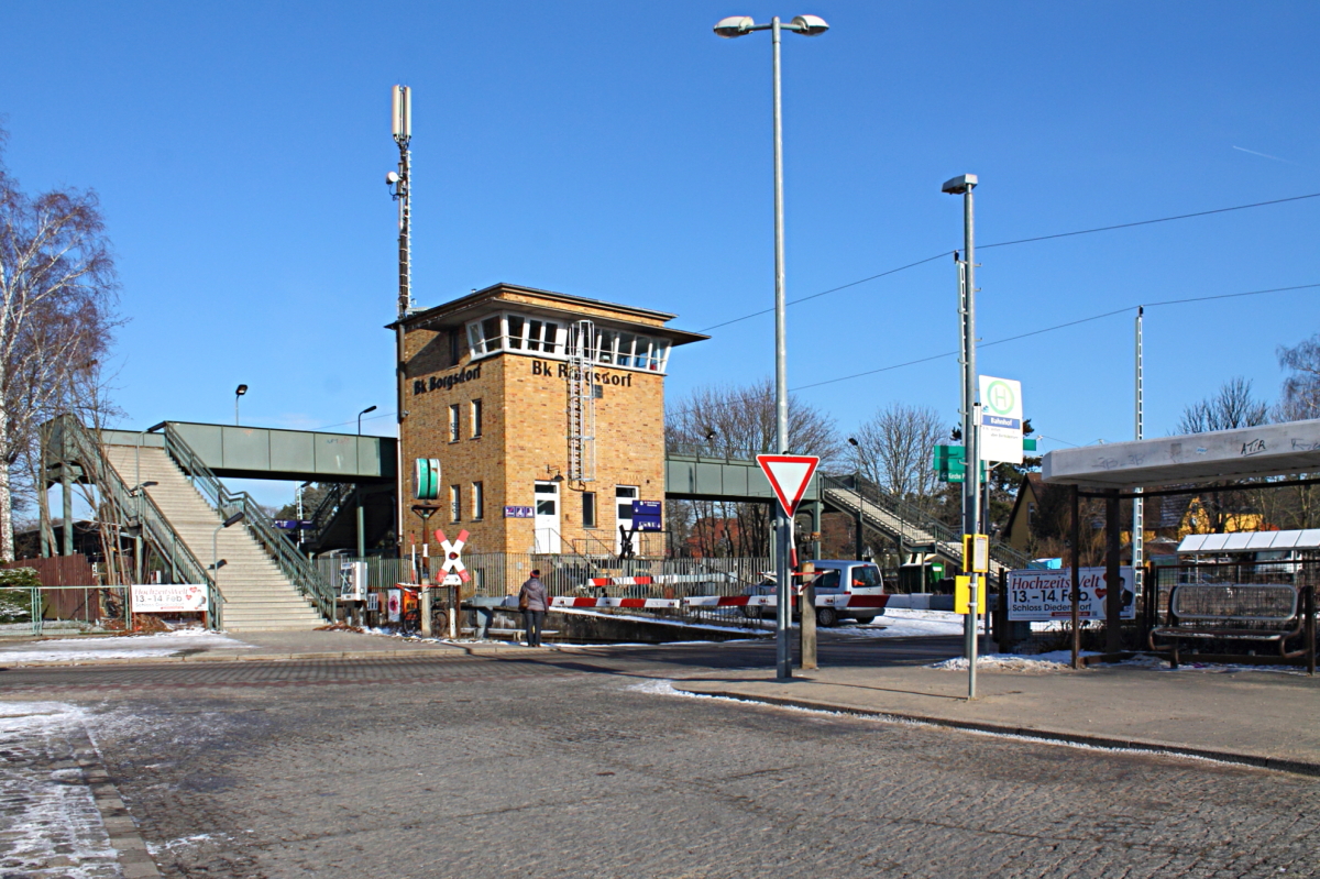 Die Blockstelle Borgsdorf und S-Bahnstation am 19.01.2016.