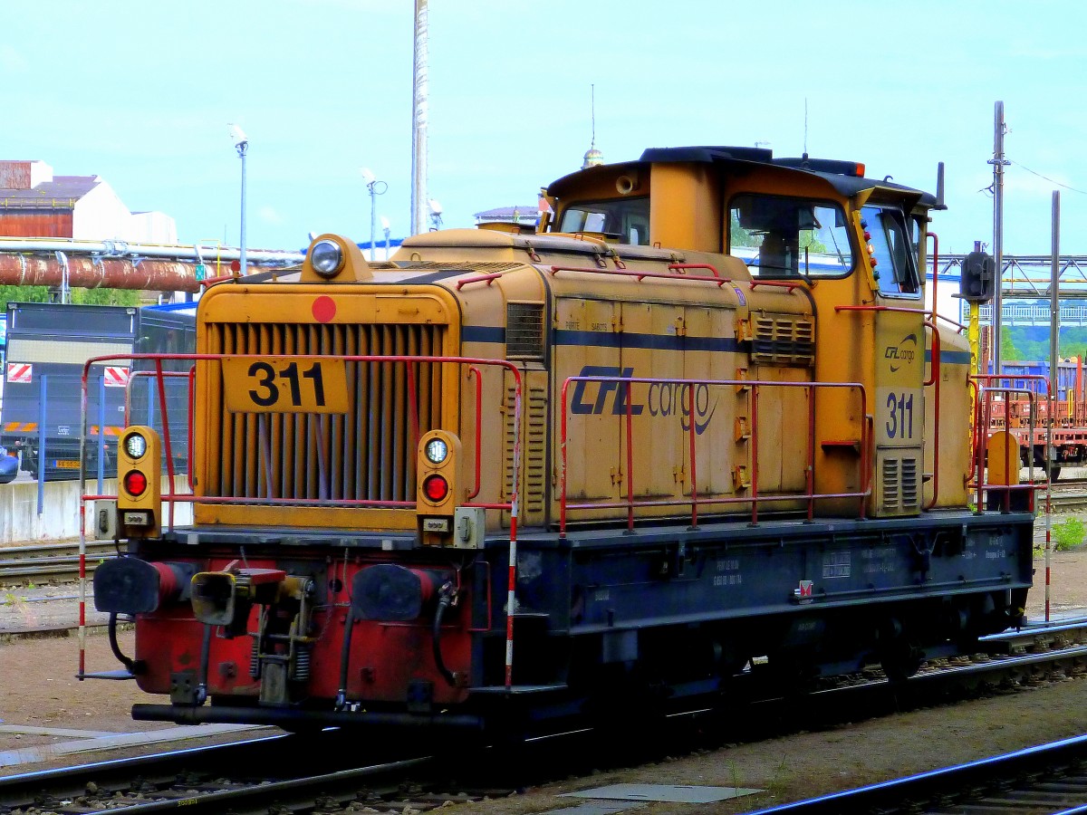 Die CFL Cargo 311 im ehemaligen Bahnhof Differdingen, 10.06.2015