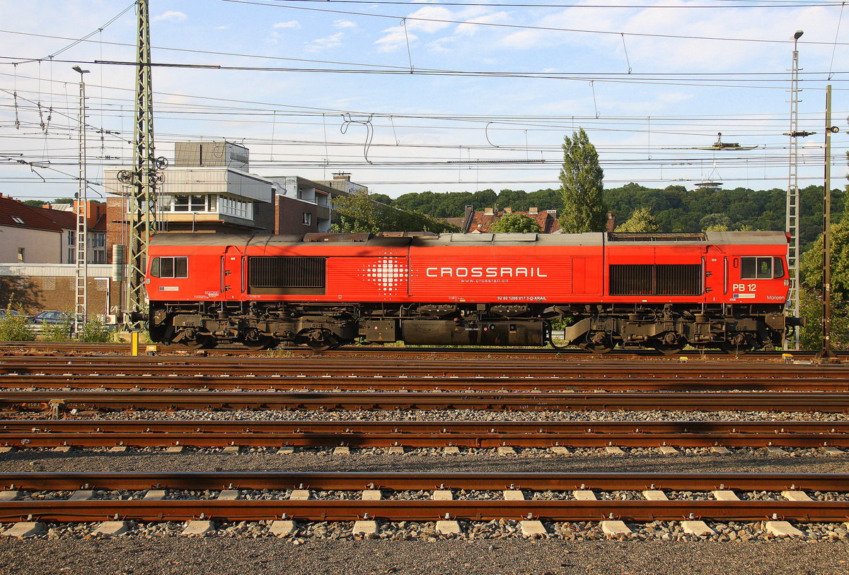 Die Class 66 PB12  Marleen  von Crossrail steht abgestellt in Aachen-West.
Aufgenommen vom Bahnsteig in Aachen-West. 
Bei Sommerwetter am Abend vom 21.7.2017.