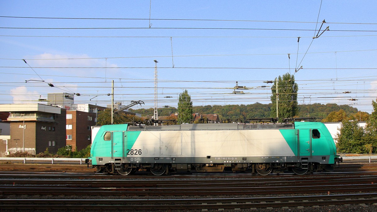 Die Cobra 2826 fährt als Lokzug von Aachen-West nach Montzen/Belgien. 
Aufgenommen vom Bahnsteig in Aachen-West bei schönem Sonnenschein am 22.9.2014.