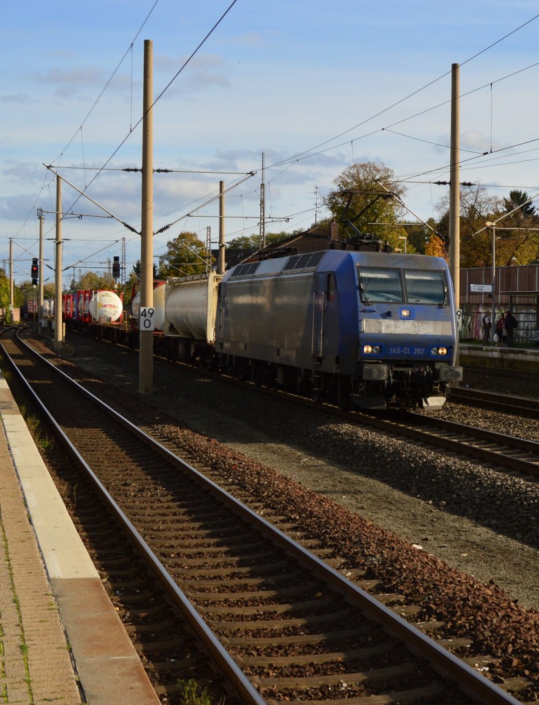 Die Crossrail Lok 145-CL 202 ist mit einem Klv gen Aachen fahrend hier in Langerwehe zu sehen. 26.10.2014