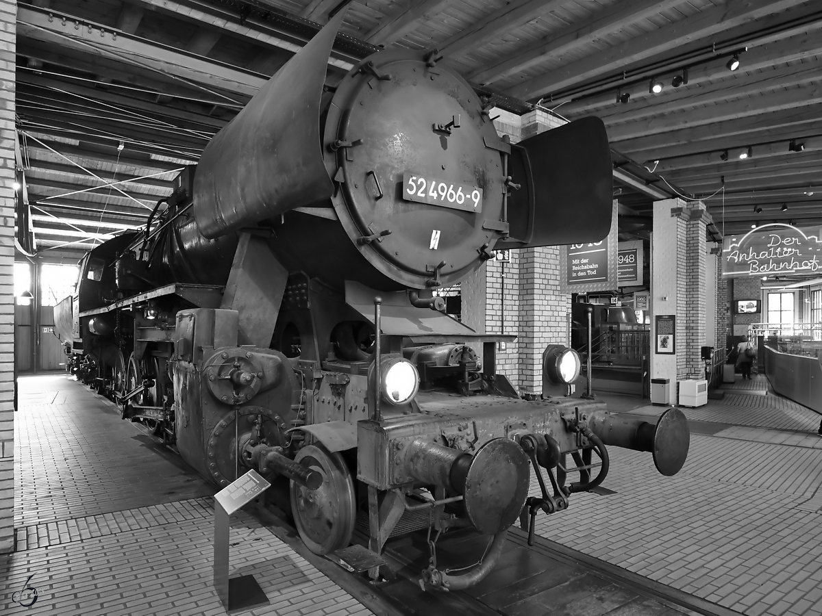 Die Dampflokomotive 52 4966-9 Ende April 2018 im Deutschen Technikmuseum Berlin.