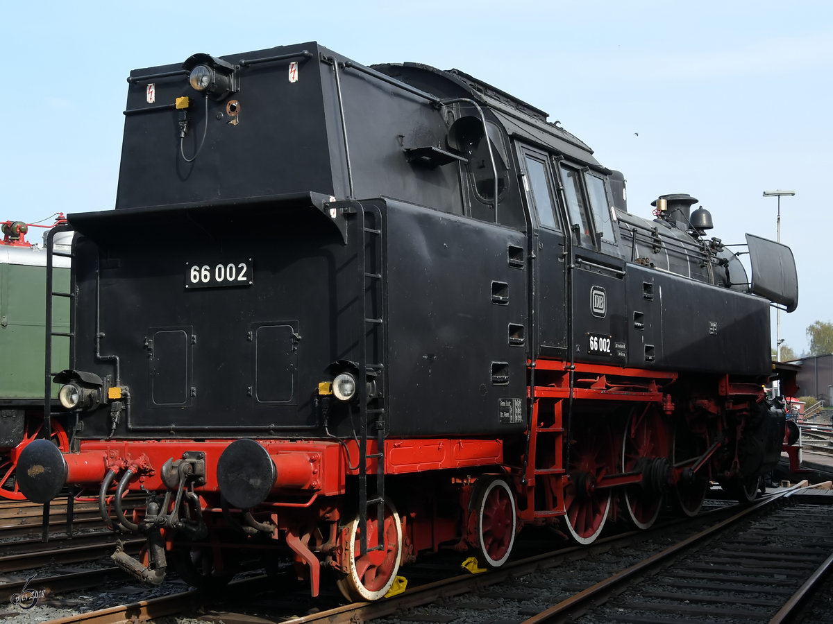 Die Dampflokomotive 66 002 im Eisenbahnmuseum Bochum-Dahlhausen. (April 2018)