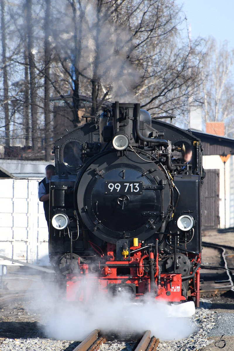 Die Dampflokomotive 99 713 Anfang April 2018 am Bahnhof Radebeul.