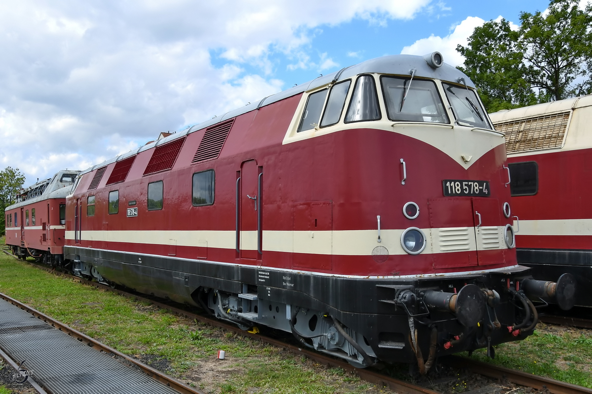 Die Diesellokomotive 118 578-4 war im Eisenbahnmuseum Weimar zu sehen. (August 2018)