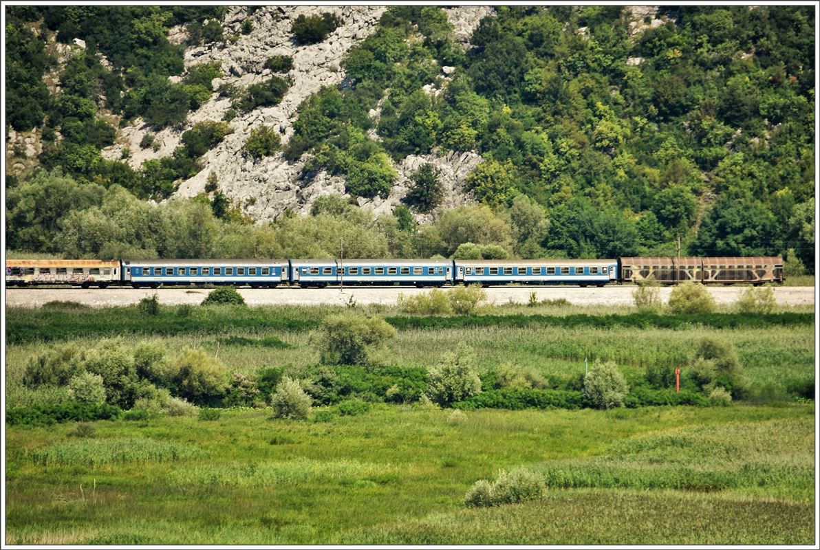 Die drei MAV Wagen haben die weite Reise bis jetzt unversprayt überstanden. (03.08.2016)