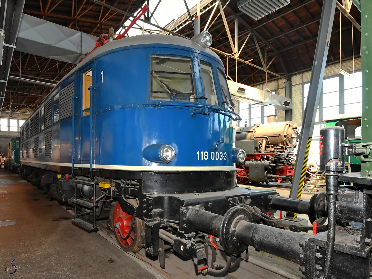 Die Elektrolokomotive 118 003-3 im August 2018 im Eisenbahnmuseum Koblenz.