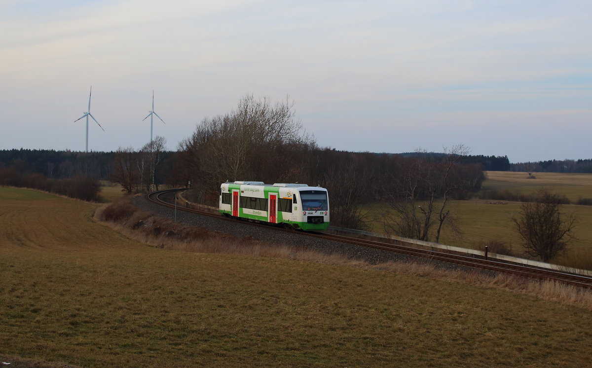 Die Elster-Saale-Bahn mit VT 375 bei Bernsgrün auf den Weg über die Mehlbahn nach Leipzig Hbf. Aufgenommen am 15.03.2018