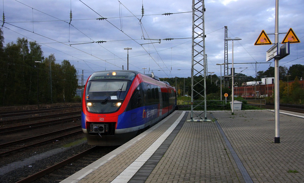 Die Euregiobahn (RB20) aus Heerlen(NL)-Langerwehe-Stolberg-Altstadt und fährt in Herzogenrath ein am Abend vom 14.10.2014.