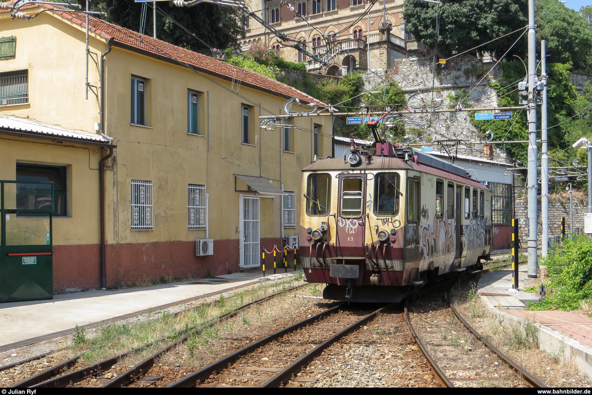 Die Infrastruktur der Ferrovia GenovaCasella präsentierte sich bei