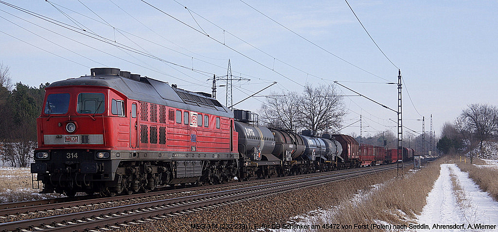 Die MEG 314 (232 239) ist hier im Einsatz für DB Schenker zu sehen am 45472 von Polen nach Seddin. Hier zu sehen in Ahrensdorf am 01.02.2014.